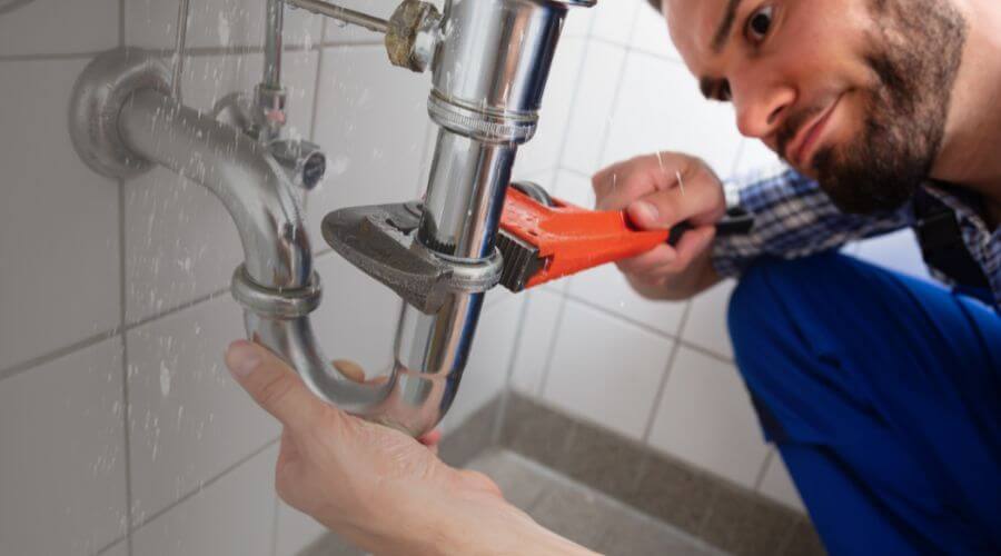 Toilet maintenance in Guayanilla, PR